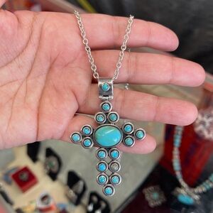 Material:925 silver
Stone: turquoise 
Size: 20” necklace
Necklace
